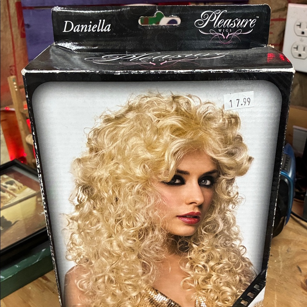 SPOOKY SALE Blonde Curly Wig still in box Halloween Size Not Worn